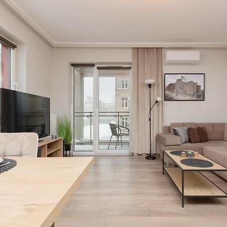 Modern One Bedroom Apartment With Parking In Lodz By Renters Prestige 외부 사진
