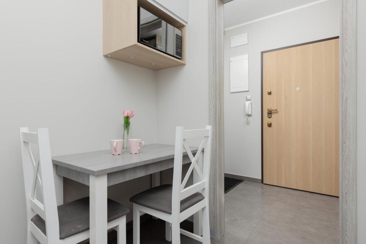 Modern One Bedroom Apartment With Parking In Lodz By Renters Prestige 외부 사진